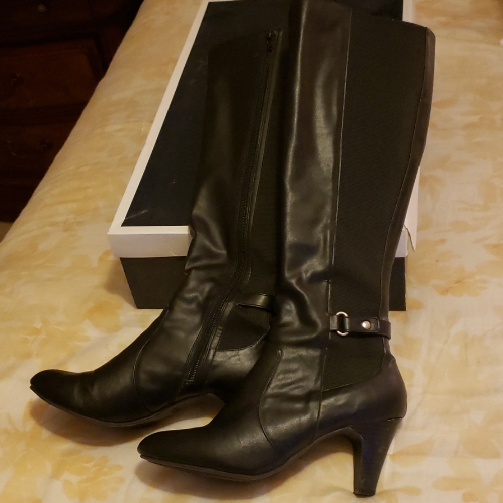 Karen Scott Black Boots